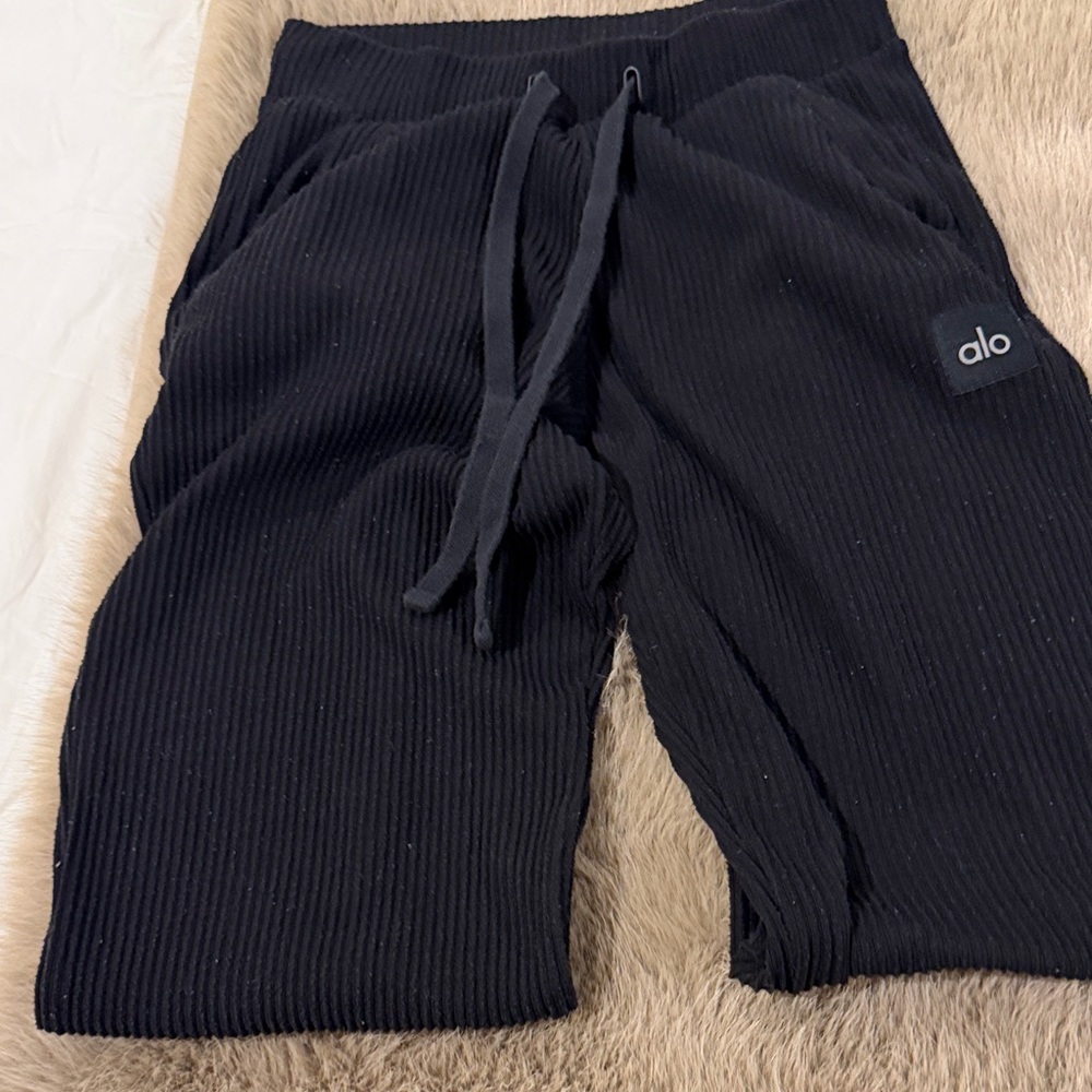 ALO Yoga Black Ribbed muse pants xs